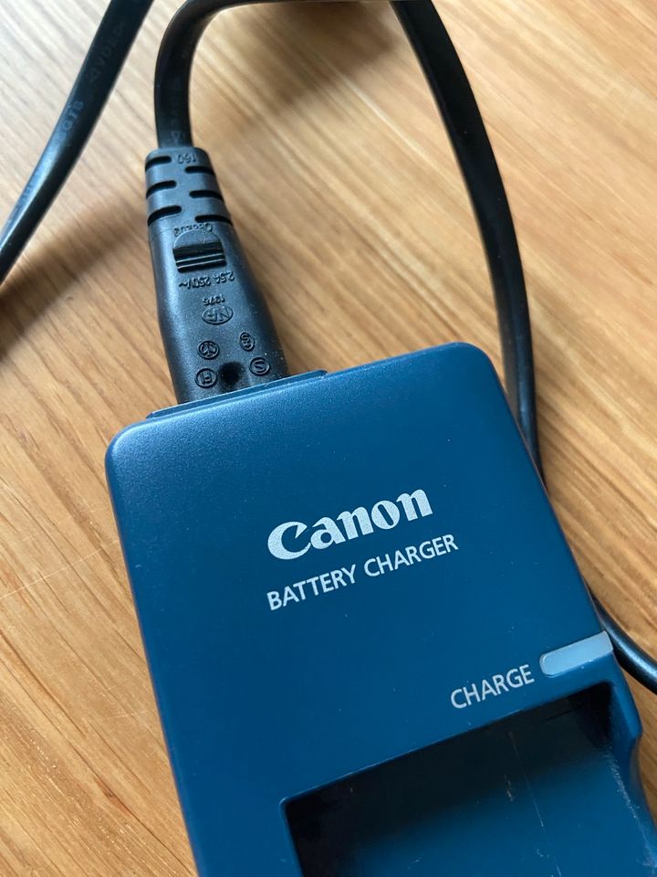 Canon Battery Charger in Bremen