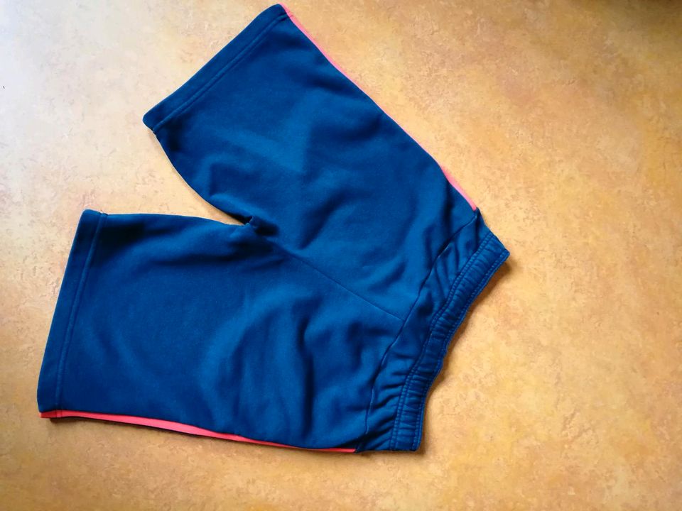 adidas Sweat-Shorts Gr. 164 blau in Neukieritzsch