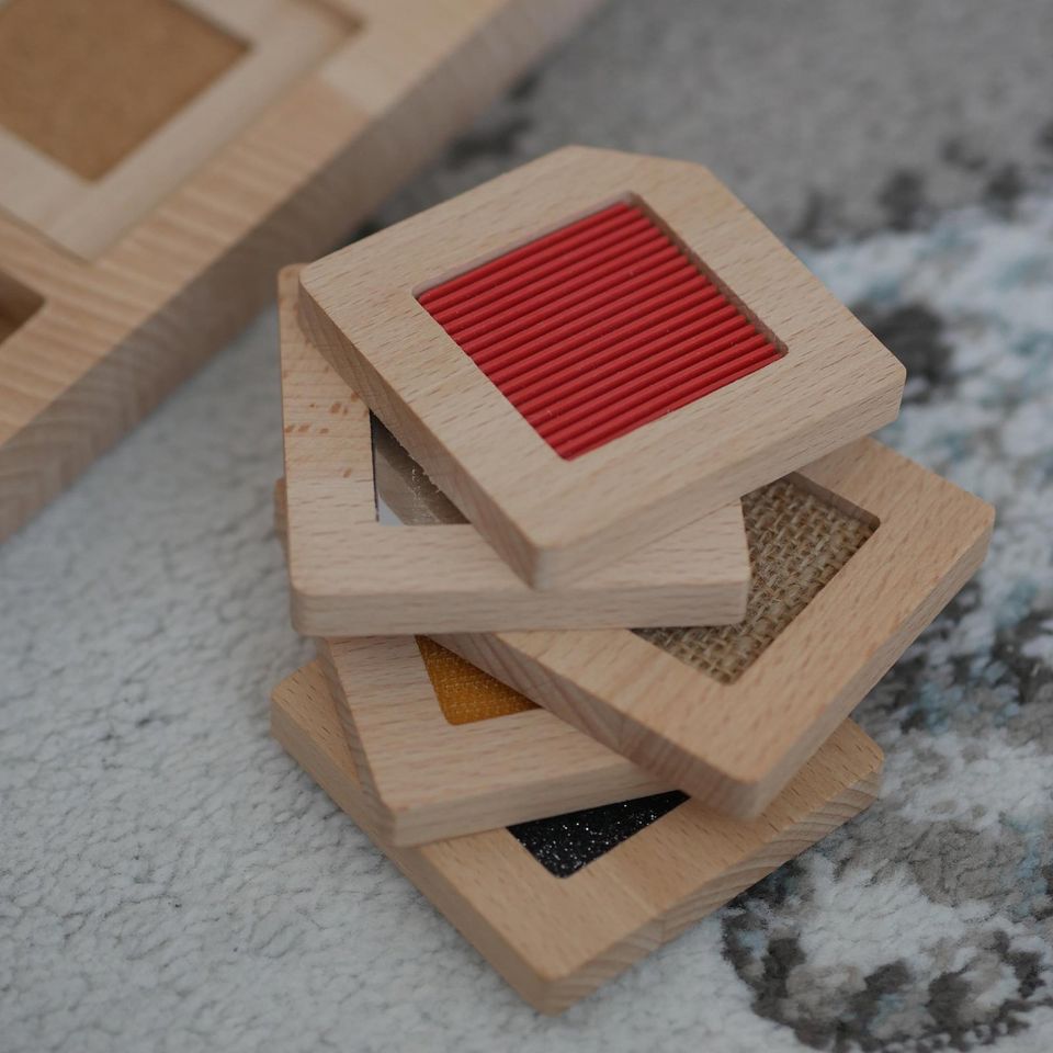 Fühl-Memory Kunterbunt aus Holz , Montessori Lernspiel in Solingen