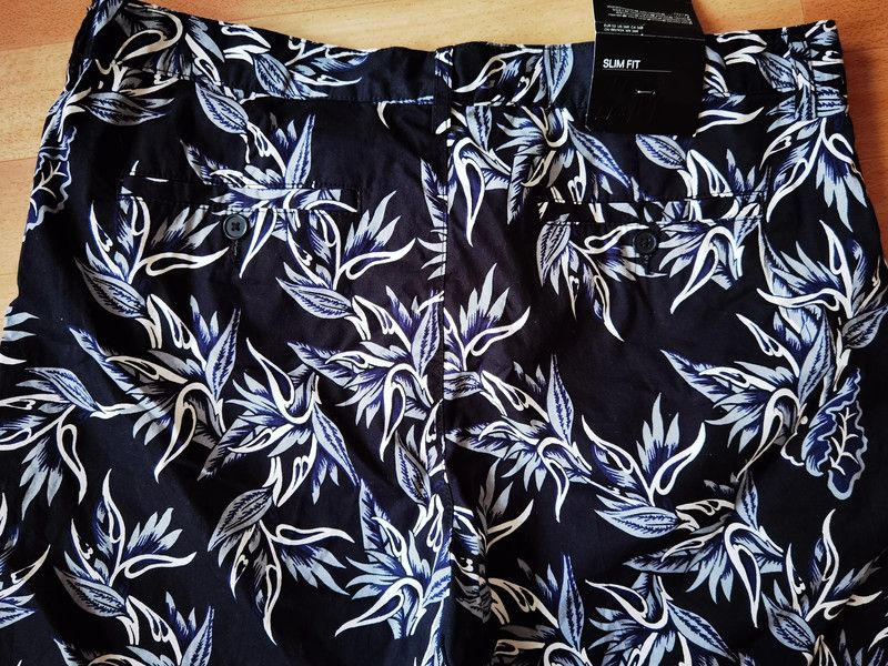 Herren Short von H&M Gr 52 Neu Herren Kino Short neu von H&M in Taufkirchen Vils