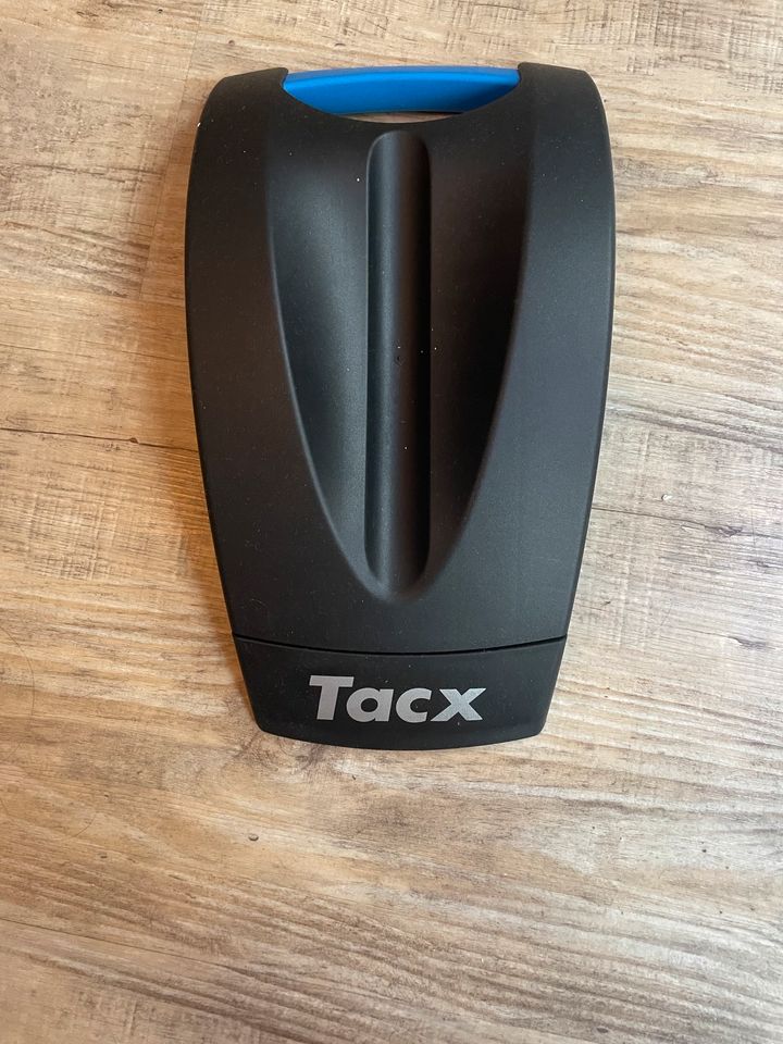 Tacx Satori Smart Rennrad-Rollentrainer in Karlsruhe