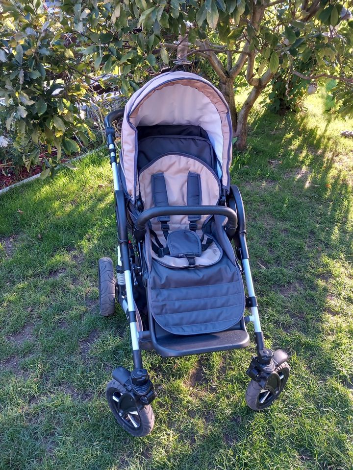 Kinderwagen Buggy Babyschale und ISO Fix System in Annaberg-Buchholz