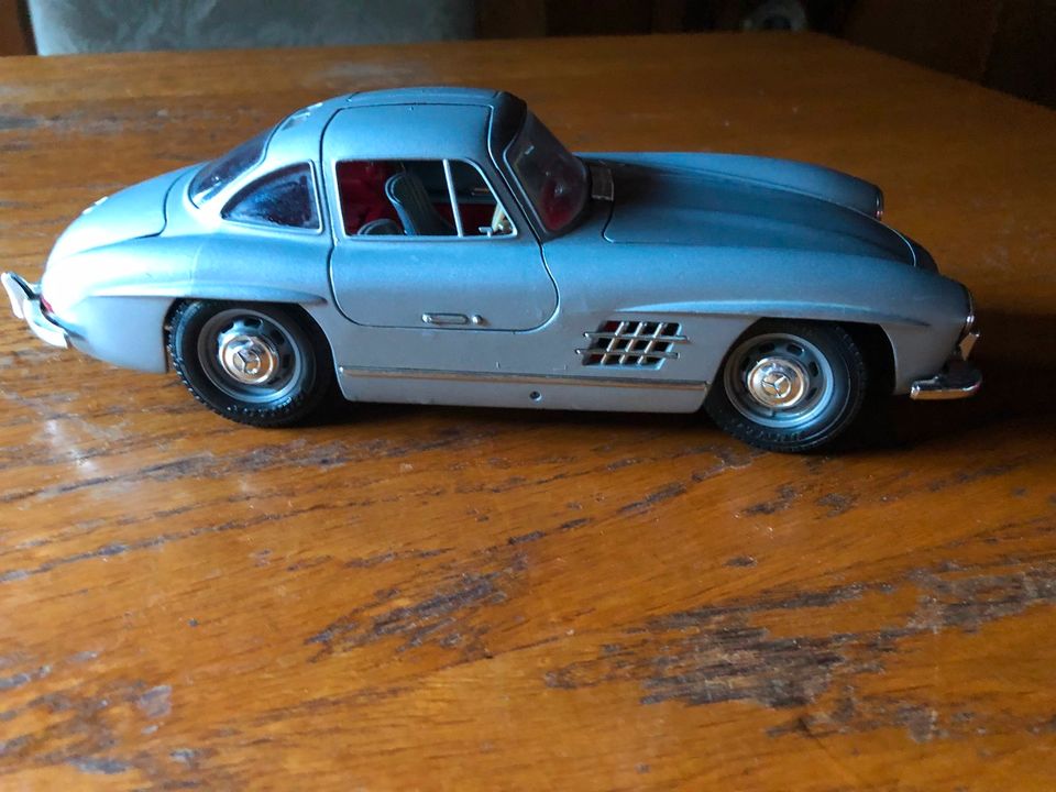 Modellauto Mercedes 300 SL Flügeltürer 1954  1:18 in Schenkenzell