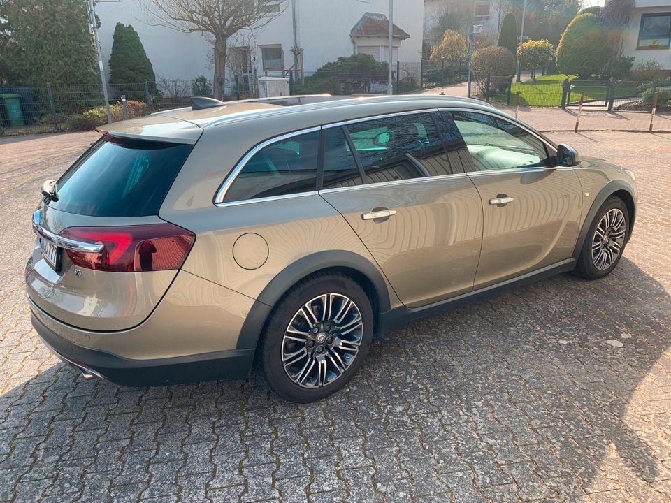 Opel Insignia A 2,0T Automatik Country Tourer Recaro LPG in Mainz