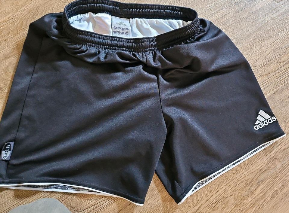 Adidas,kurze Hose,36,40,L,38,retro,vintage,Jogginghose in Barßel