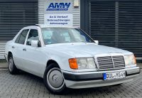 Mercedes-Benz E 200 Limosine Schiebedach Wenig Km! H-Zulassung Hessen - Aßlar Vorschau