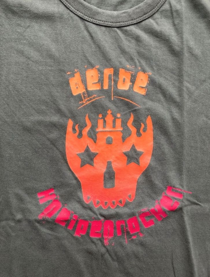 Derbe Kneipenrocker S Herren tshirt oliv grün in Rerik