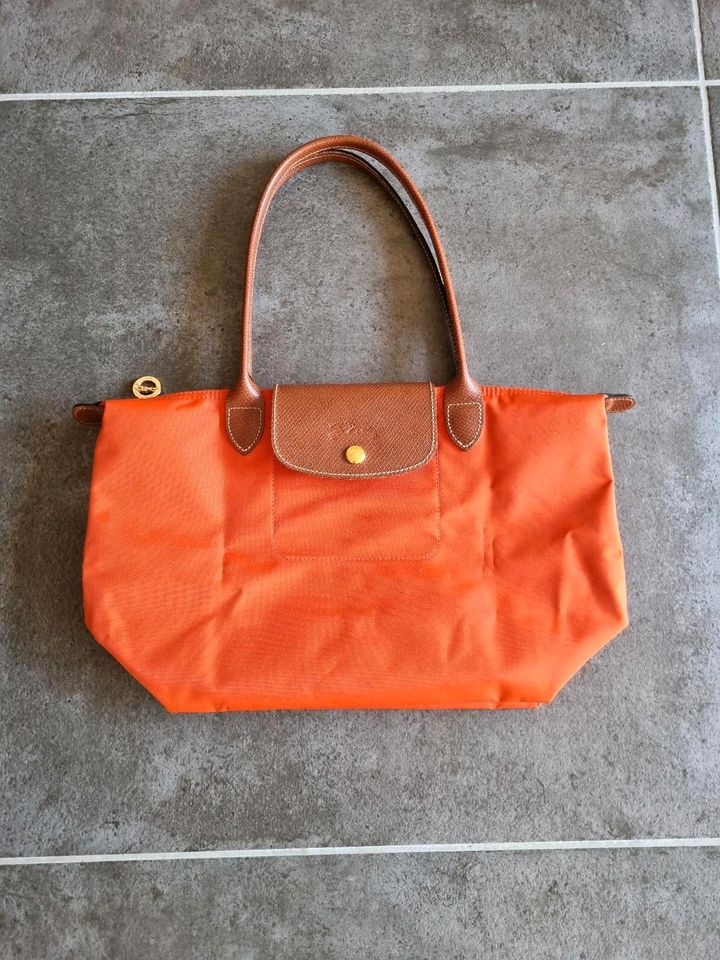 Longchamp Tasche 40x25 Neuwertig in Bornheim