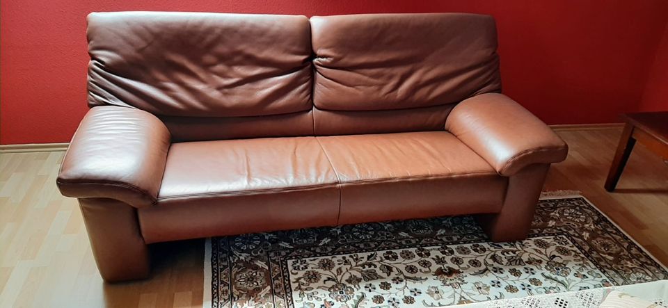 1 oder 2 Ledercouch Cognac, 2-3 - Sitzer in Ehringshausen