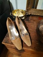 HÖGL Damen -Pumps NEU Wildleder Beige Größe 41 Bayern - Karlsfeld Vorschau