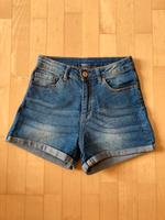 Jeansshorts/ Hotpants - Gr. 36 Berlin - Spandau Vorschau