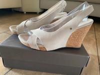 UGG Neuwertige Damenschuhe Gr.38 Nordrhein-Westfalen - Wiehl Vorschau