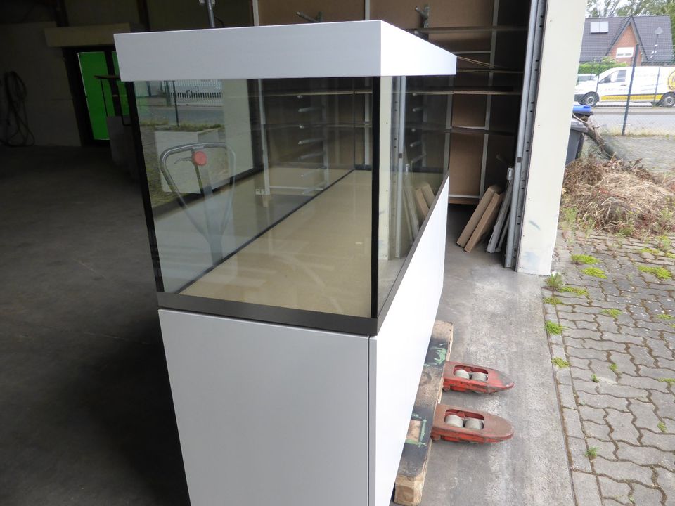 Designer Aquariumbau Aquariumkombination Aquarium. Komplette Aquarienkombination der Spitzenklasse zum best Preis.Mit Aquarium, Abdeckung, Unterschrank. Optional Unterschrankfilter, LED Beleuchtung in Laer