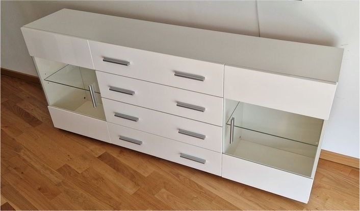 Kommode weiß glänzend mit Glastüren Sideboard in Berlin