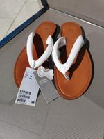 H&m Zehentrenner Sandalen aus Leder Gr. 36 München - Berg-am-Laim Vorschau