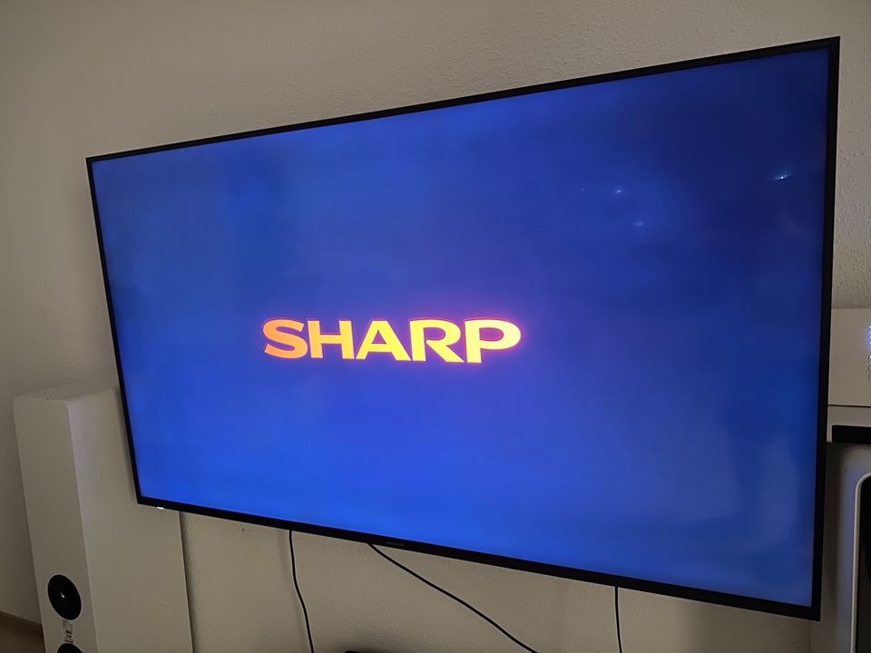 Sharp 4K Tv in Hamburg