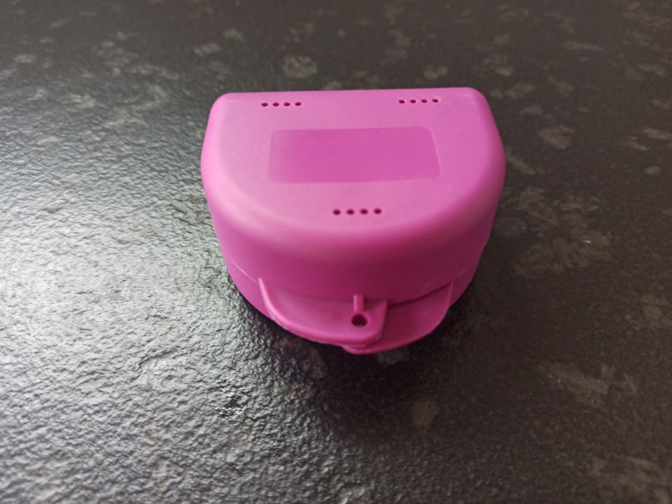 Dose für Zahnspange Zahnprothese Zahnspangenbox pink unbenutzt in Petershagen