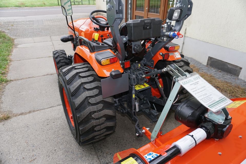 Kubota EK1-261 Allradtraktor mit Industriebereifung breit in Kreischa