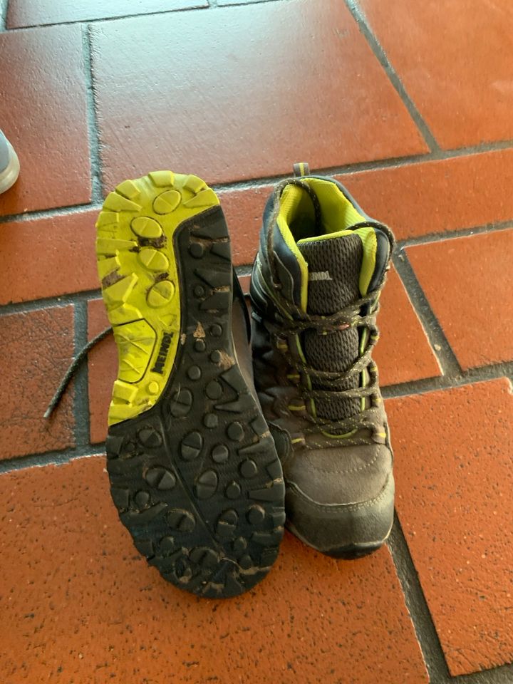 Schuh halb hoch Größe 37 in Salzkotten