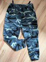 Damen Cargohose Camouflage 38 Bershka Nordrhein-Westfalen - Burbach Vorschau