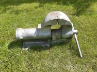 DDR Schraubstock Spannzeuge Zeulenroda 35 kg Sachsen - Weißwasser Vorschau