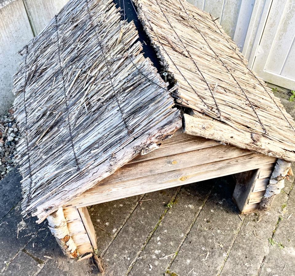 Dachunterstand Hütte Garage für Mähroboter oder Tiere in Schleswig