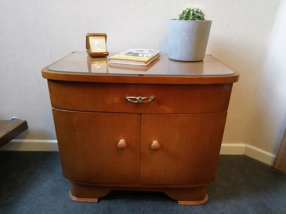 Nachttisch Nachtschrank 60er Midcentury Echtholz, mit Glasplatte in Rangsdorf