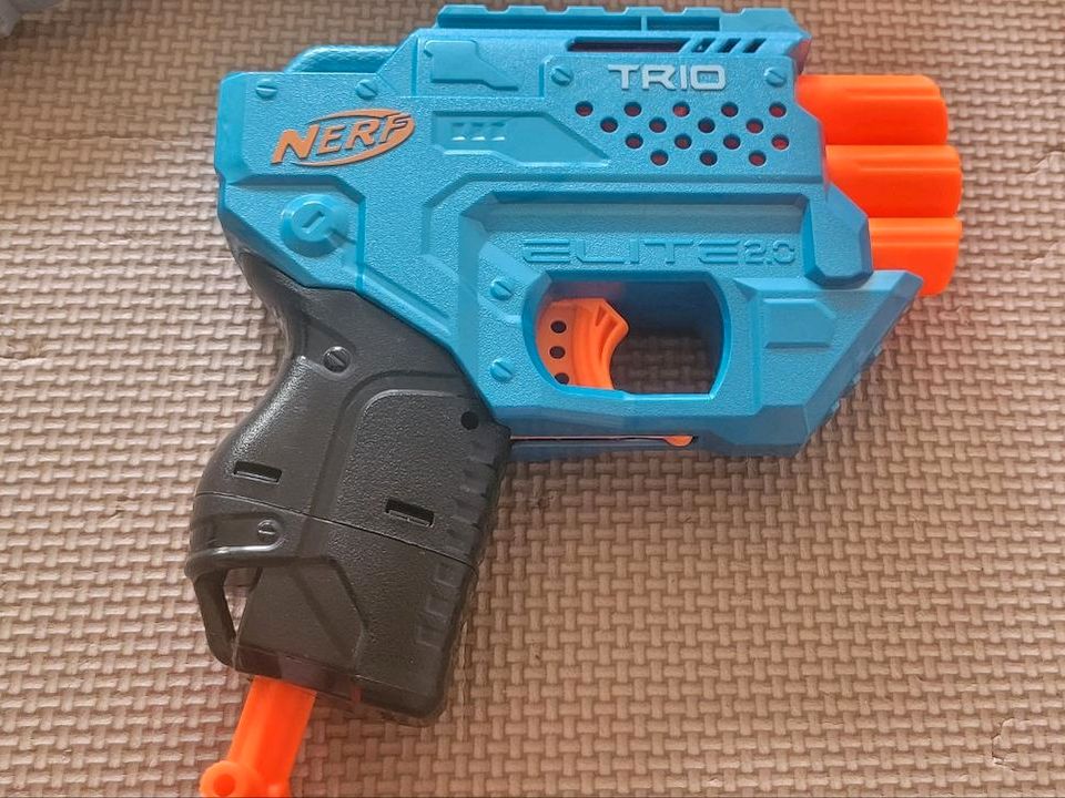 Nerf Elite 2.0 Commander und Trio Blaster in Höhenkirchen-Siegertsbrunn