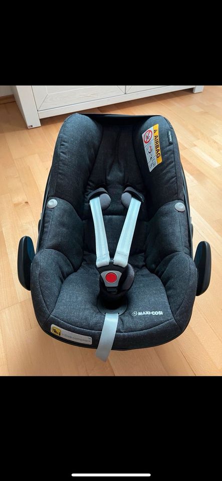 Maxi Cosi Pebble Plus Babyschale in Freiburg im Breisgau