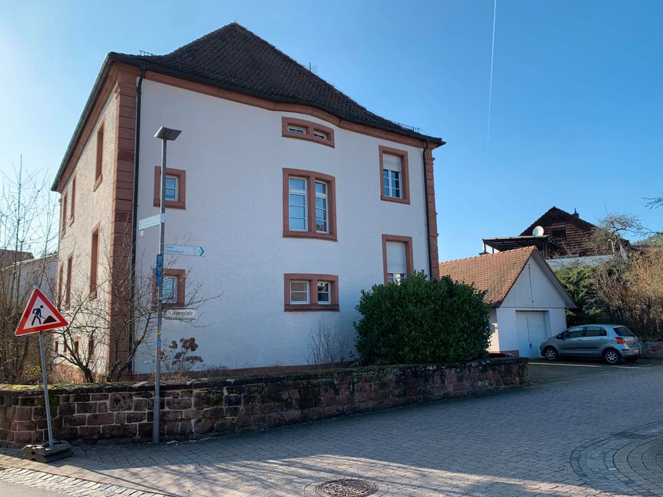 Ehemaliges Pfarrhaus mit Traumgrundstück sucht neuen Eigentümer in Busenberg
