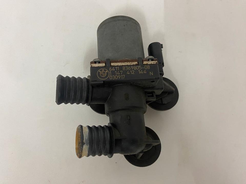BMW E46 E38 X3 E83 Wasserpumpe 8369805 Wasserventil Heizung in Olpe