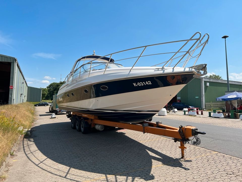 Windy 42 Grand Bora mit Jetboot in Wedel