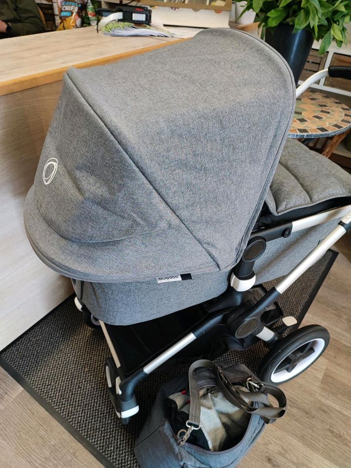 Bugaboo Fox 2 Kinderwagen + Zubehör in Essen