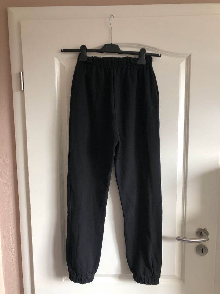 Calvin Klein Jeans Jogginghose Gr. XS eher Gr. S in Borgholzhausen