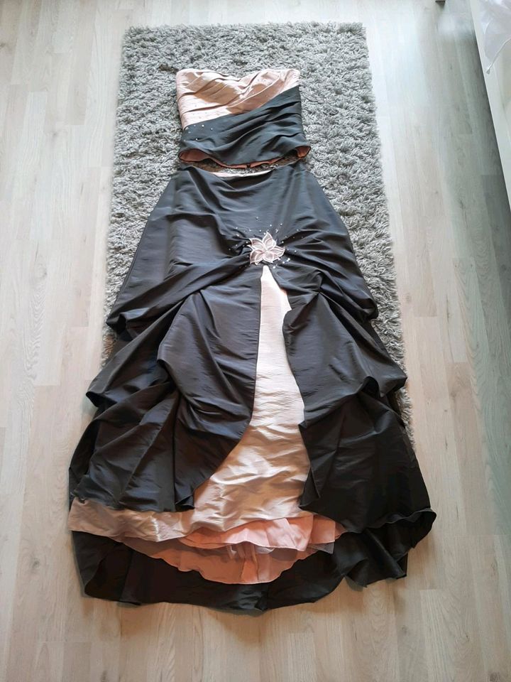 Ballkleid - Schützenfest - Königin - Abendkleid - Hochzeit *Neu* in Drolshagen