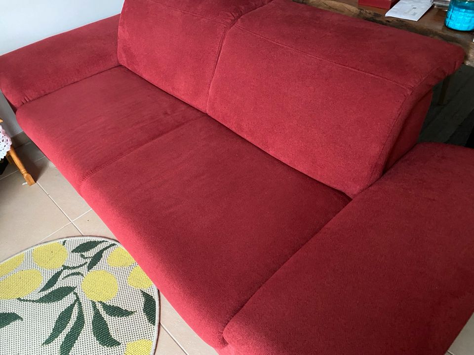 gut erhaltenes sofa ,, federkern in Mömlingen