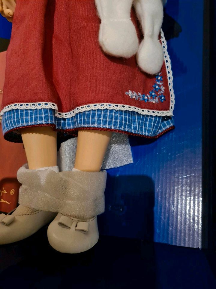 Künstlerpuppen Sonja Hartmann  Alice im Wunderland/Schneewittchen in Simbach