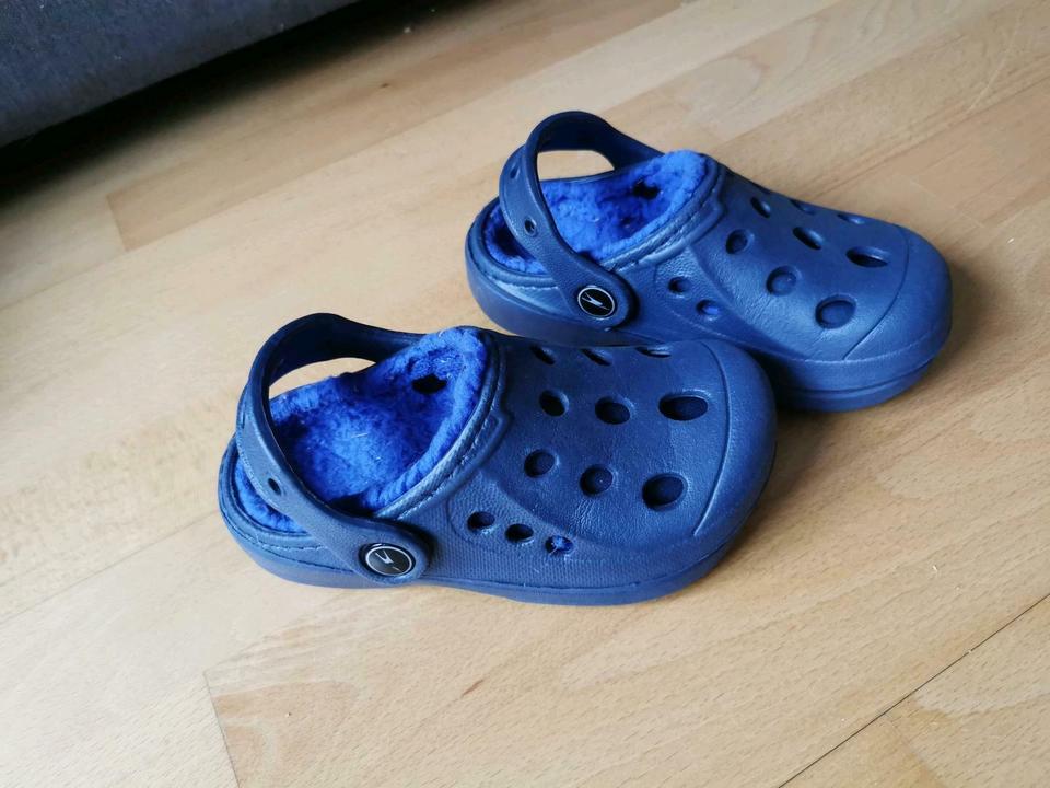 Kinder Jungen Gartenschuhe Clogs gefüttert Größe 26 blau in München