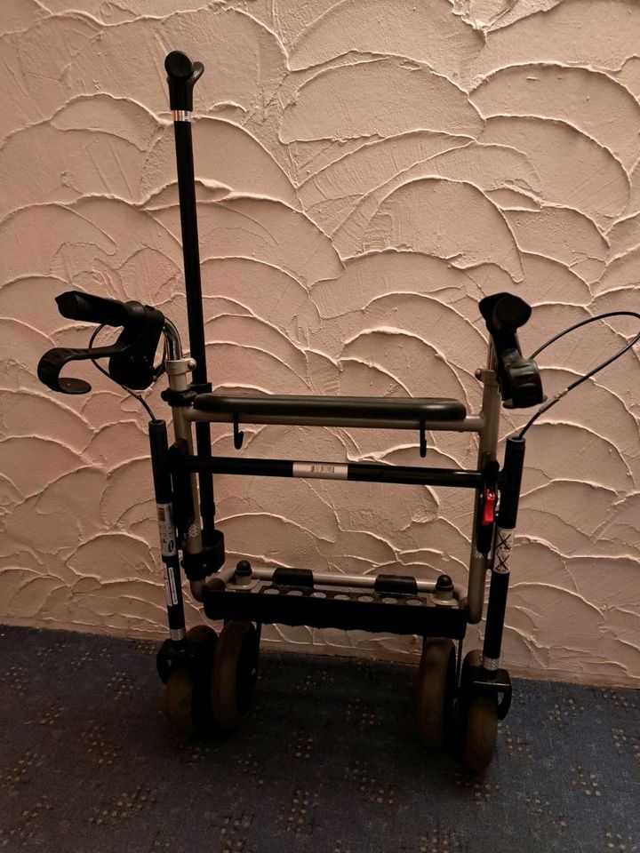 Rollator Invacare P452E/3 Banjo incl. Gehstock in Witten