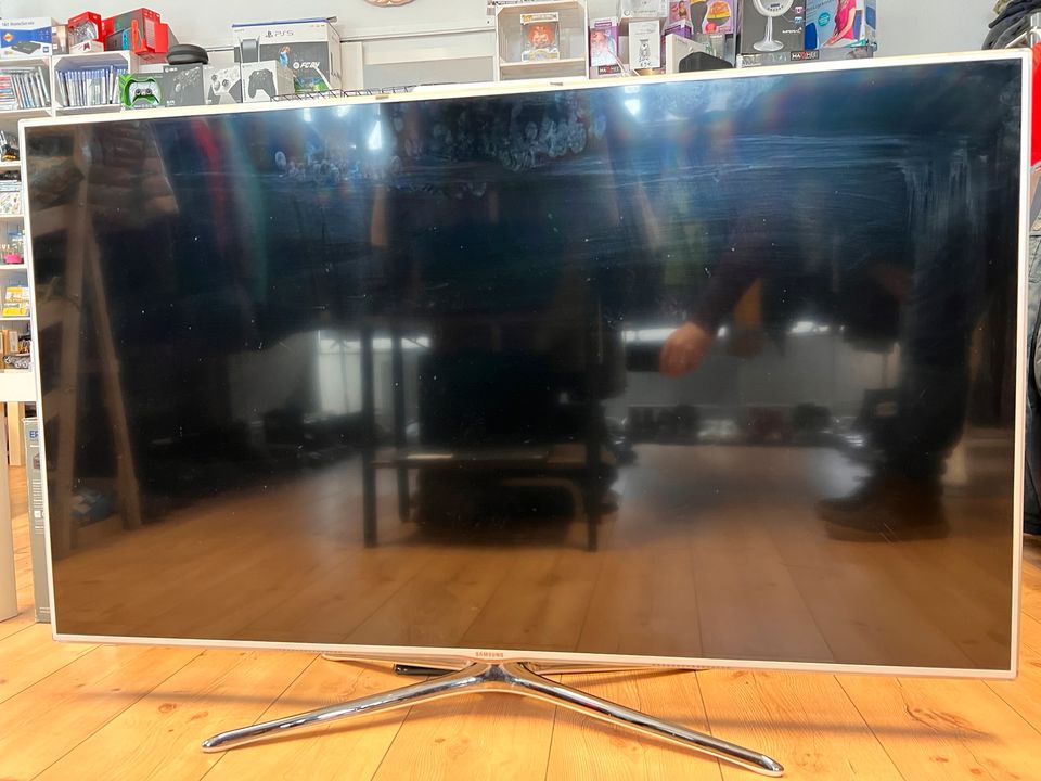 Samsung LED 55 Zoll FHD Smart TV mit Fernbedienung Defekt in Kiel