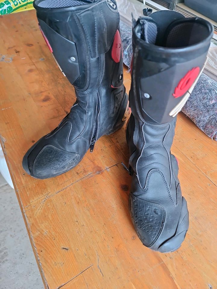 Sidi Stiefel in Metzingen