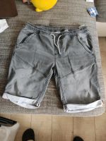 Kurze Jeanshose grau für Herren Größe M 5€ vb Nordrhein-Westfalen - Niederzier Vorschau
