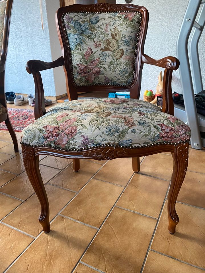 Schöner Vintage Stuhl mit Lehnen in Peine
