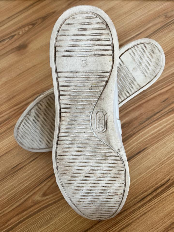 Kennel und Schmenger Sneaker Gr. 41/ 42 Leder Neupreis 270 € in Kölln-Reisiek