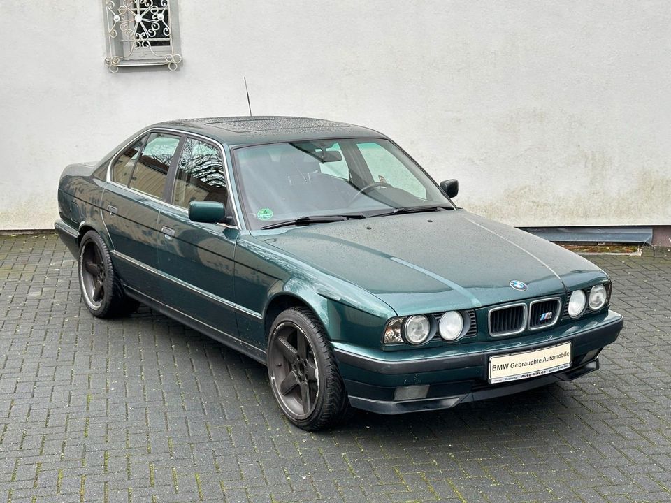 BMW 540i V8 Klima-GSD-3.Hand-GARAGENFUND- in Wuppertal