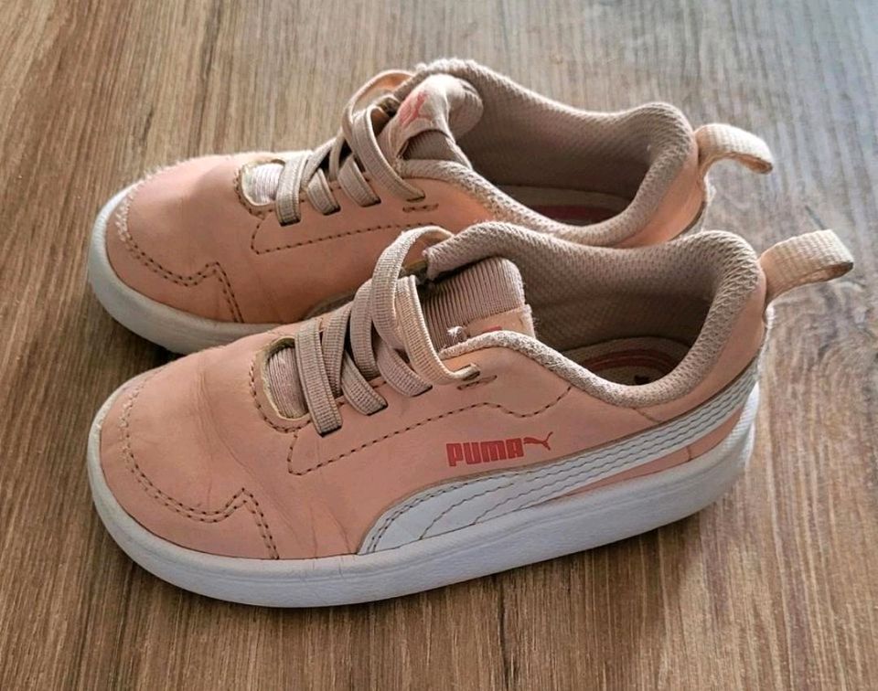 Sneaker Halbschuhe Puma Gr. 23 Mädchen in Vogelsdorf