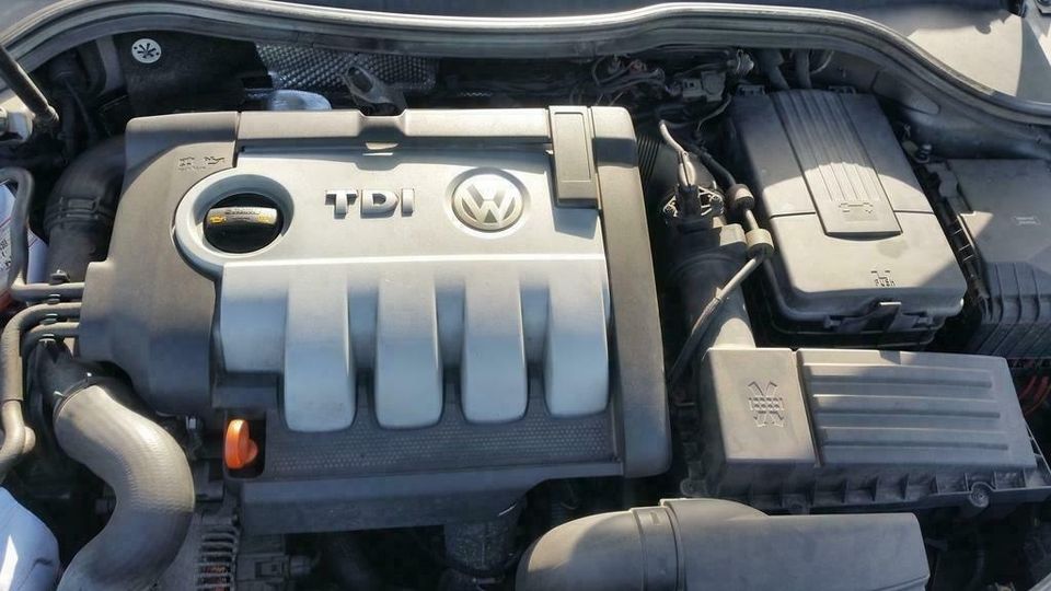 VW Golf 5 2,0 TDI 6 Gang Getriebe Getriebekennung JLU in Duisburg