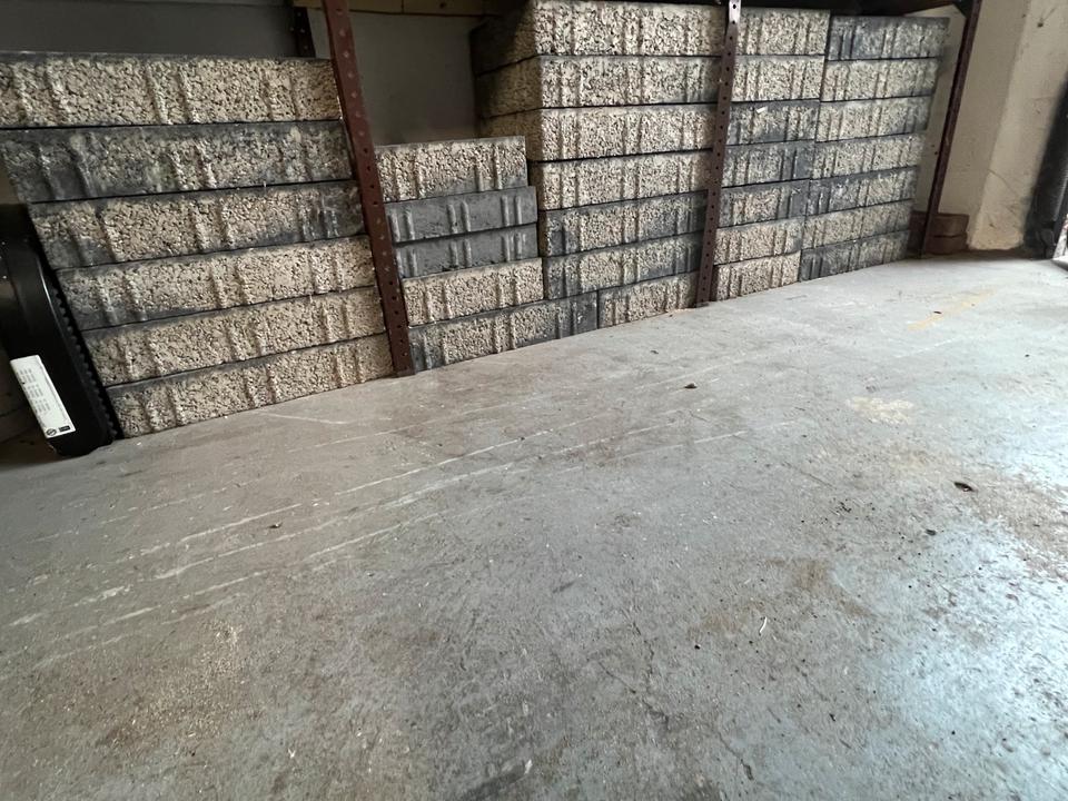ca 3QM DIEPHAUS PFLASTERSTEINEMERO-WEIß-SCHWARZ MEHRFORMAT in Friesoythe
