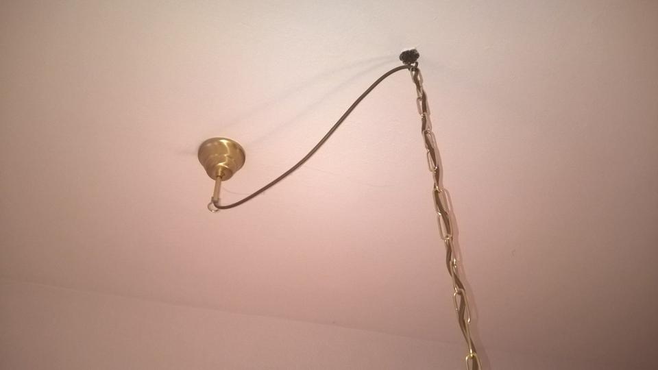 2-armige Deckenleuchte (hängend), Lampenaufhängung in Messing in Döhlau
