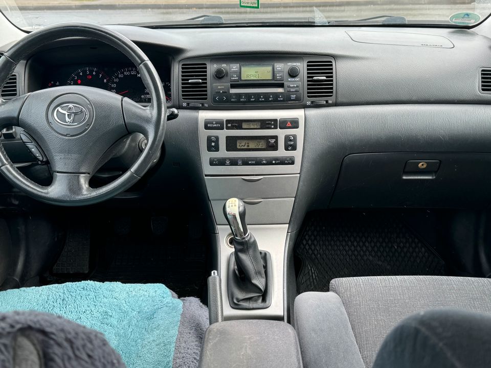 Toyota Corolla 1.4 Benzin klima in Düren